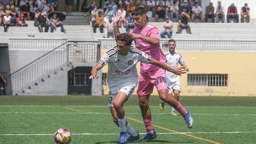 El Arucas-CD Tenerife B, en imágenes