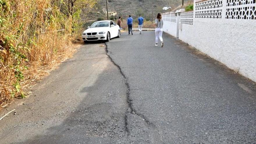 Los vecinos de La Culata piden que se arregle la entrada y salida del barrio