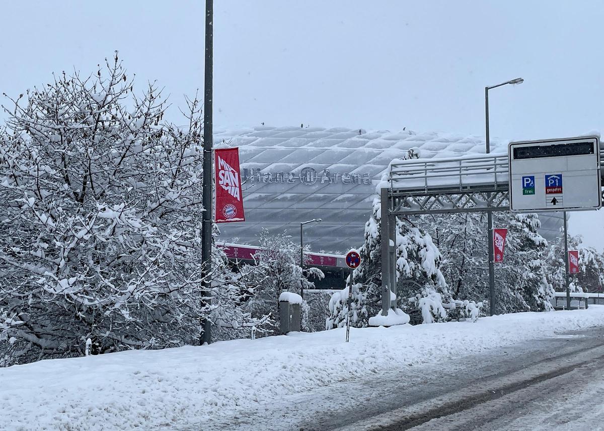 El Allianz Arena, cubierto de nieve.