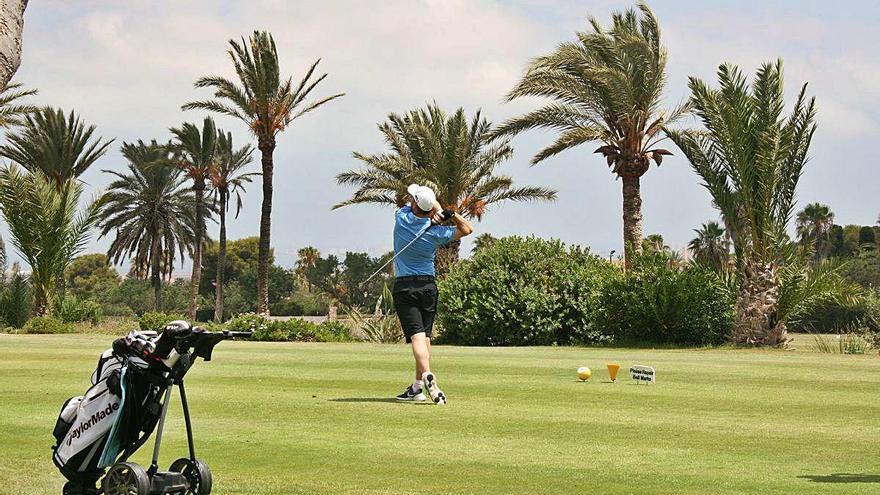 El sector del golf pide ayudas al Gobierno regional
