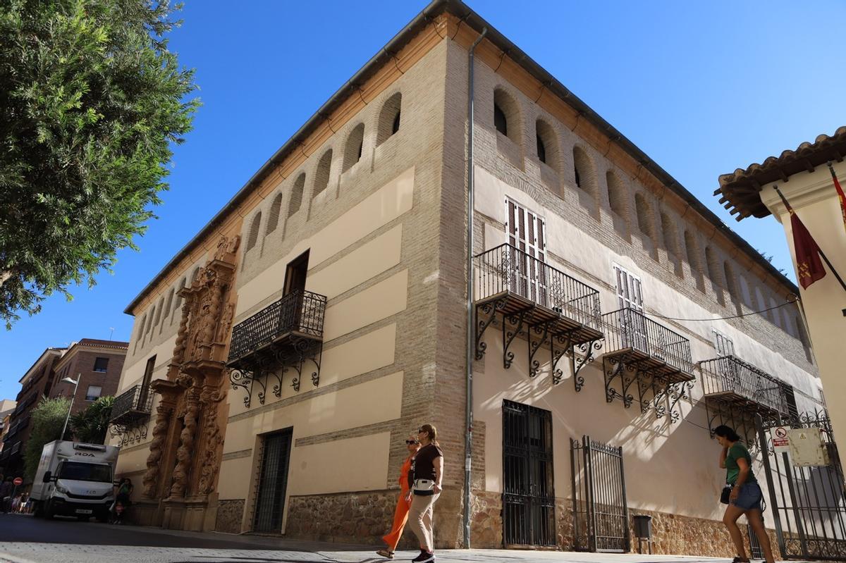Esquina del Palacio de Guevara donde regresará la oficina de turismo de Lorca.