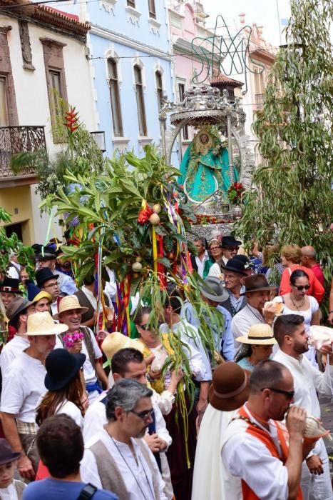 Procesion y Romeria por las Fiestas de las ...