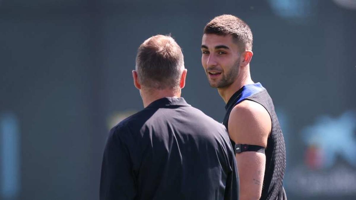 Ferran Torres y Flick charlaron antes del entrenamiento