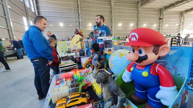 La Feria del Coleccionismo de Mieres, en imágenes.