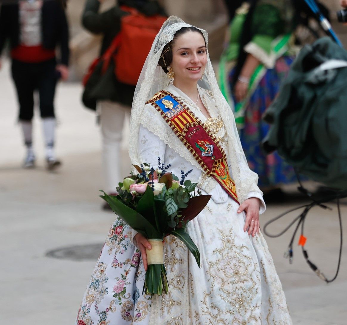 Falleras Mayores en la Ofrenda 2025. Día 17 (1/4)