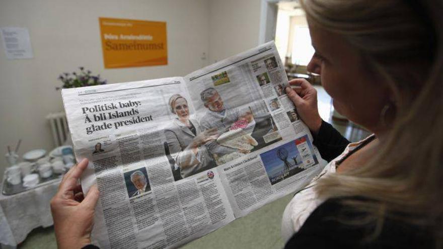 La periodista candidata amenaza con desbancar al longevo presidente en las elecciones de Islandia