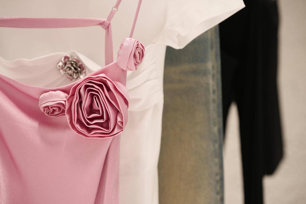 Los vestidos de invitada son una de las categorías 'top' de Trent.