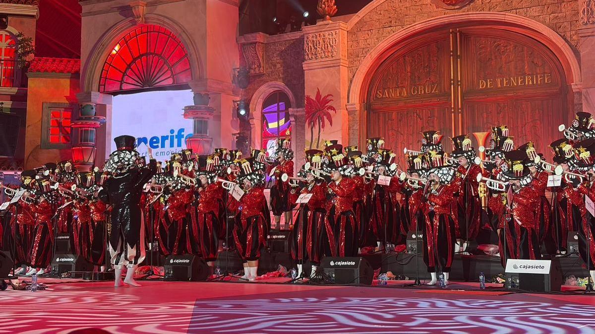 Cabía el más difícil todavía: manotazo de Bambones en la final de murgas adultas del Carnaval 2026