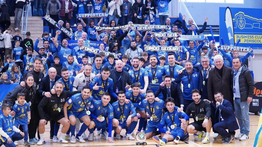 El Servigroup Peñíscola celebra su primer título de Supercopa Comunitat