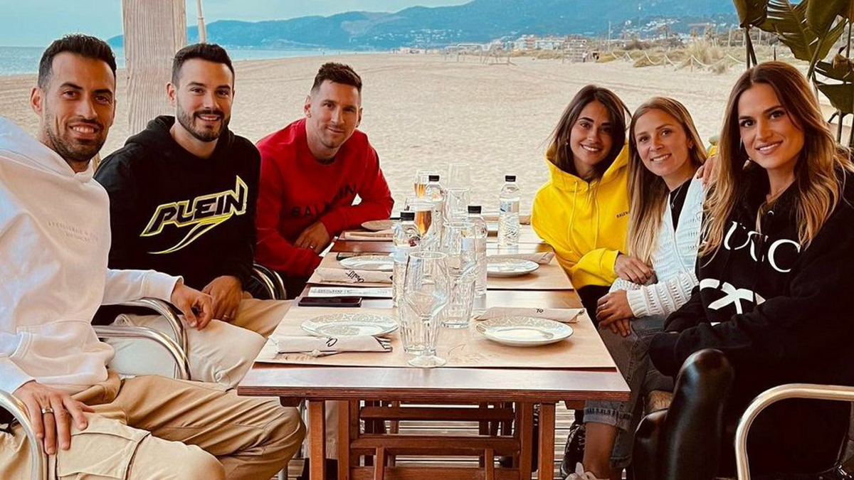 Reencuentro Messi y Busquets en Castelldefels