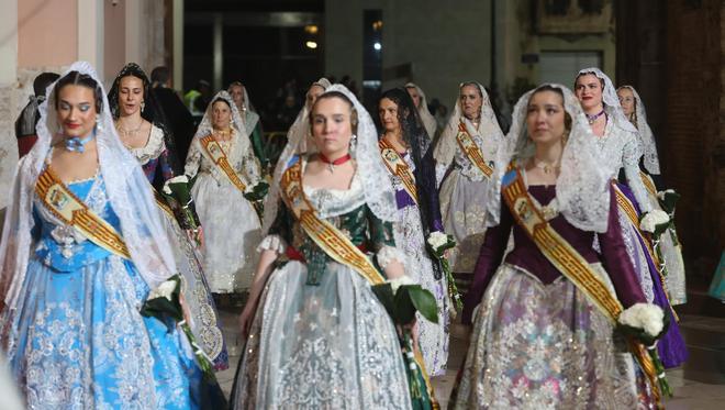 Ofrenda 18 de marzo. Calle de la Paz (24-01)