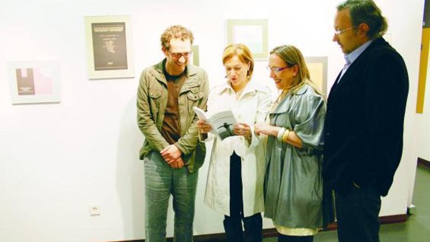 De izquierda a derecha, Menéndez Salmón, Encarna Rodríguez, Marta Magadán y Jesús Munárriz, ayer, en Madrid.