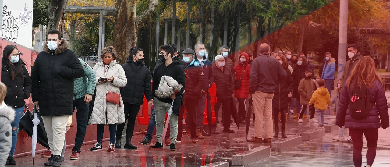 Colas en el puesto móvil del Sergas para hacer PCR, en el náutico