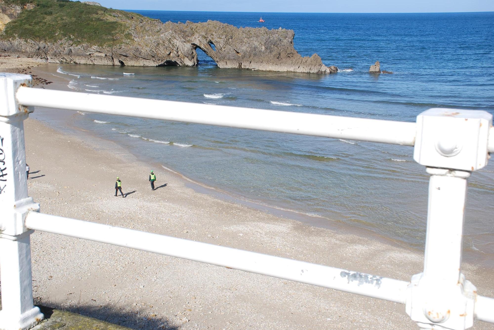 Búsqueda de un desaparecido en el mar en Llanes