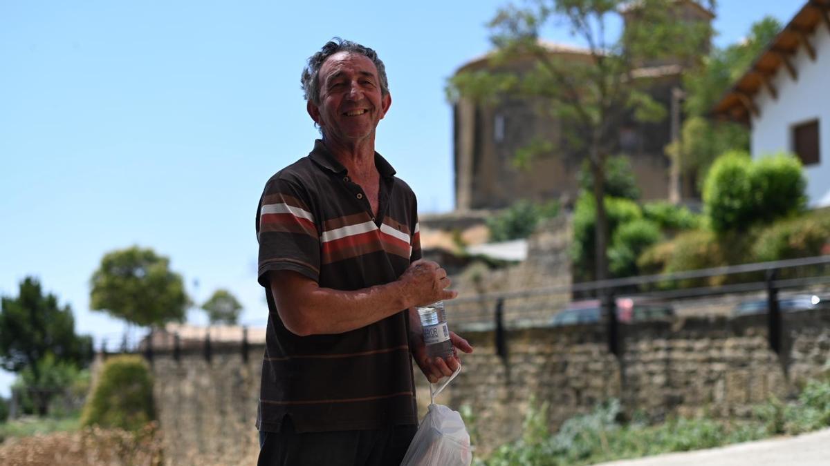 José Luis Escabosa, agricultor y ganadero de Luesia, este lunes.