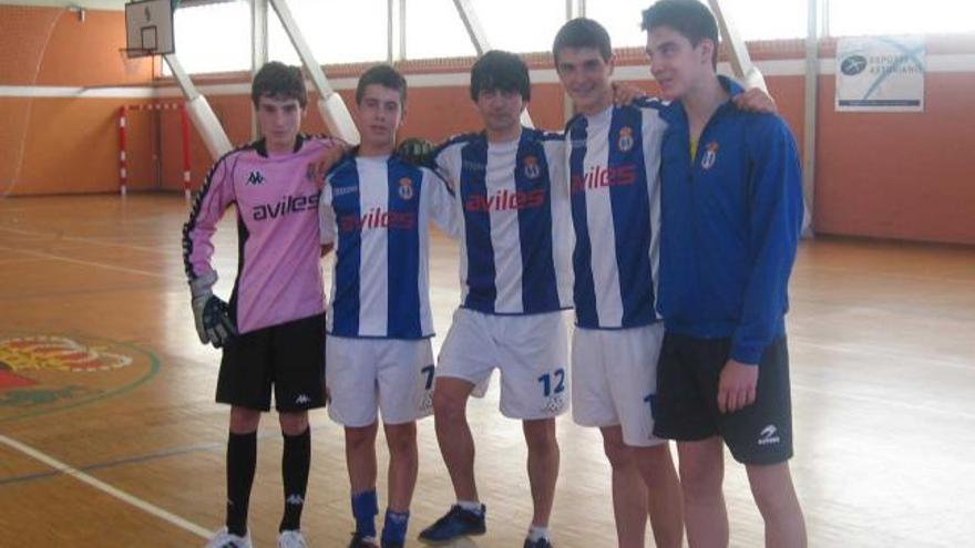 El Real Avilés de Segunda cadete, vencedor del torneo benéfico del IES Isla de la Deva de Piedras Blancas.