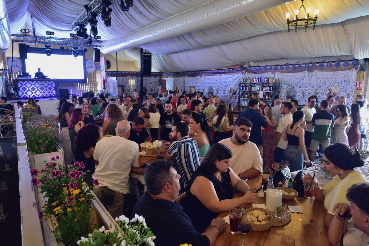 Fotogalería | Las imágenes de las comidas en el ferial de Badajoz