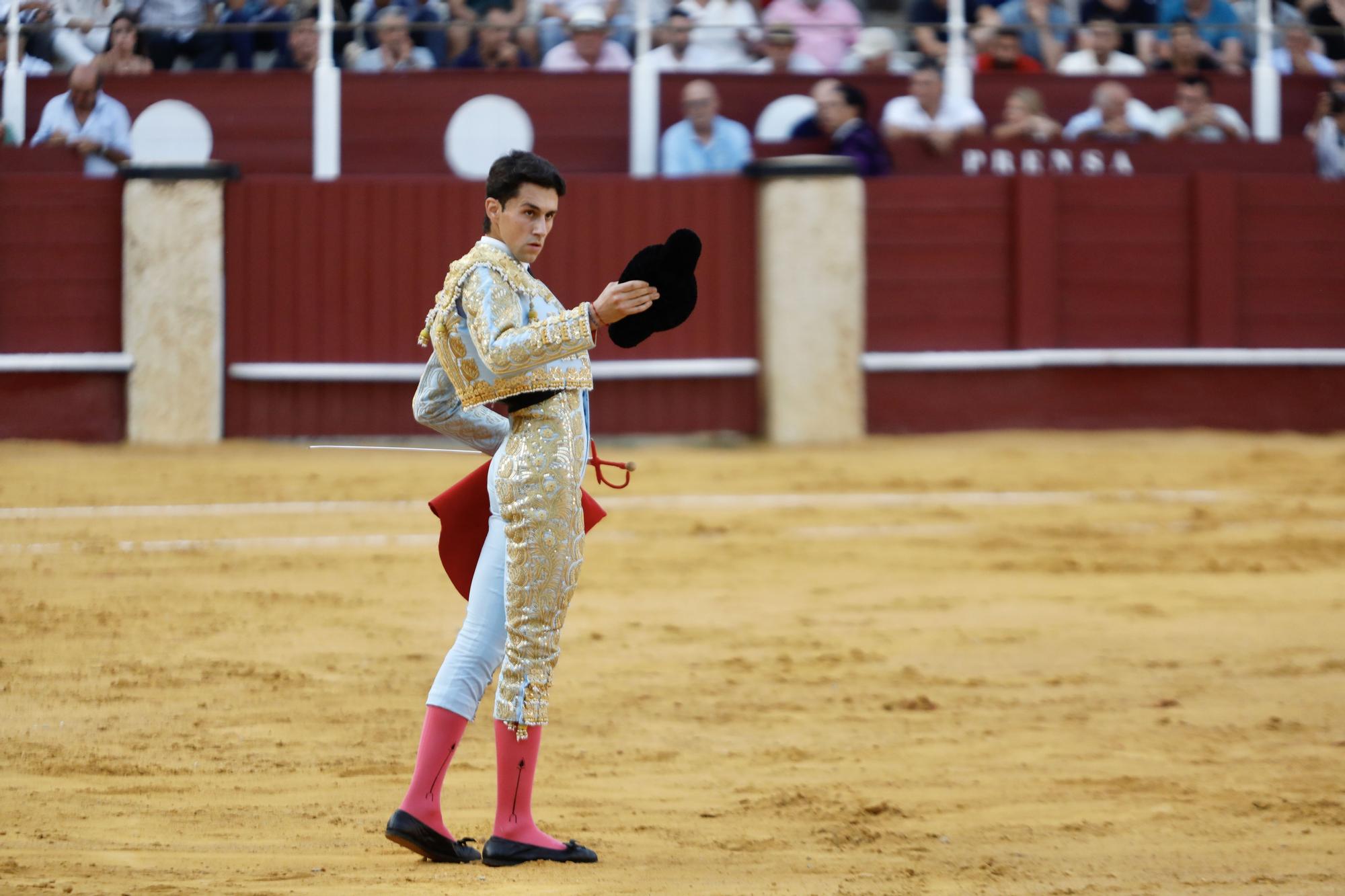 Fotos de la novillada que abre la feria taurina de Málaga