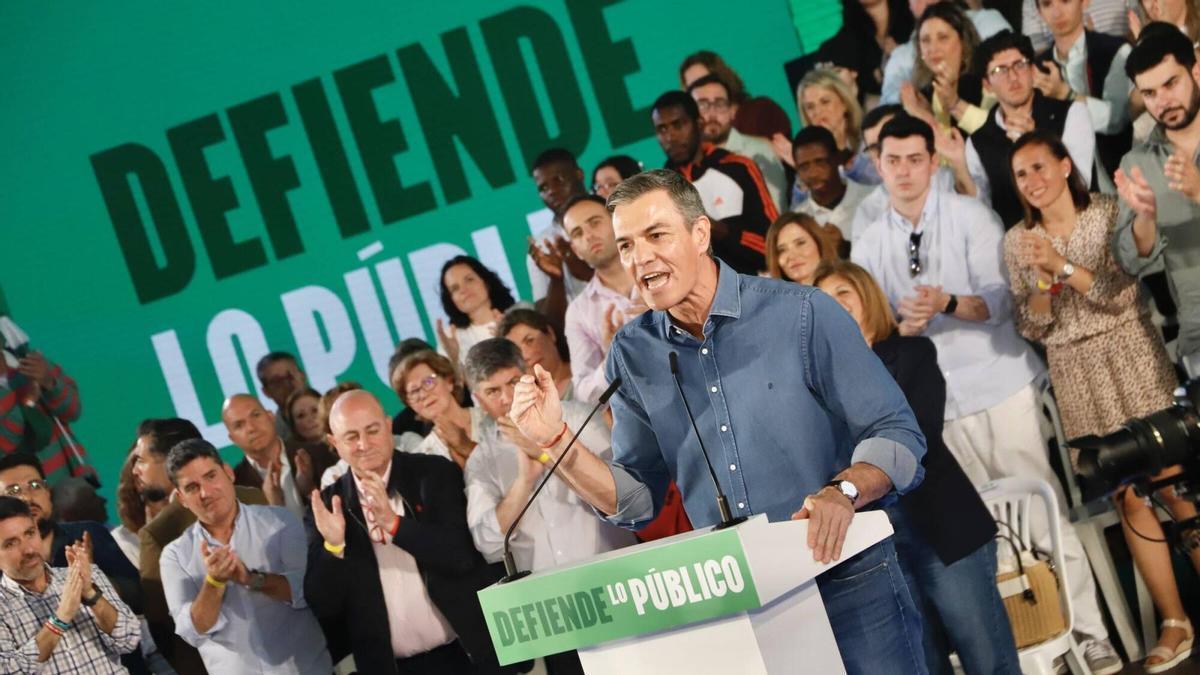 Pedro Sánchez en el mitin del PSOE este domingo en Córdoba.