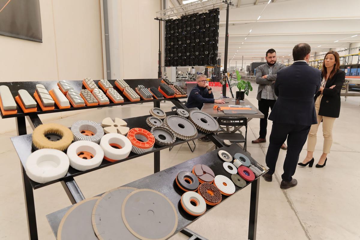 ALMASSORA. FERIA SIMA EN KERAJET. FERIA SPANISH INDUSTRIAL MACHINERY