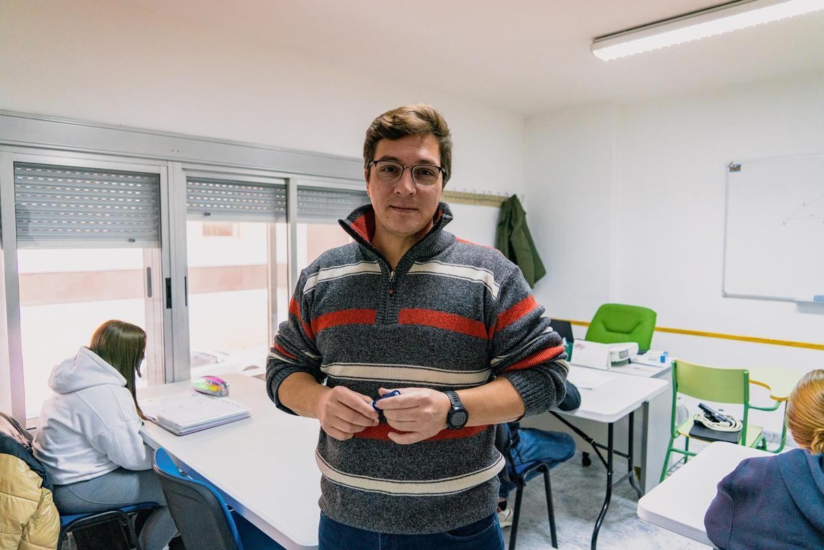 Pablo Serrano, profesor de la academia Aprendo, en Cáceres.