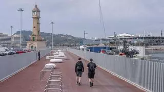 El Moll de Pescadors se abre a la ciudadanía con un paseo hasta la Torre del Rellotge y la nueva lonja