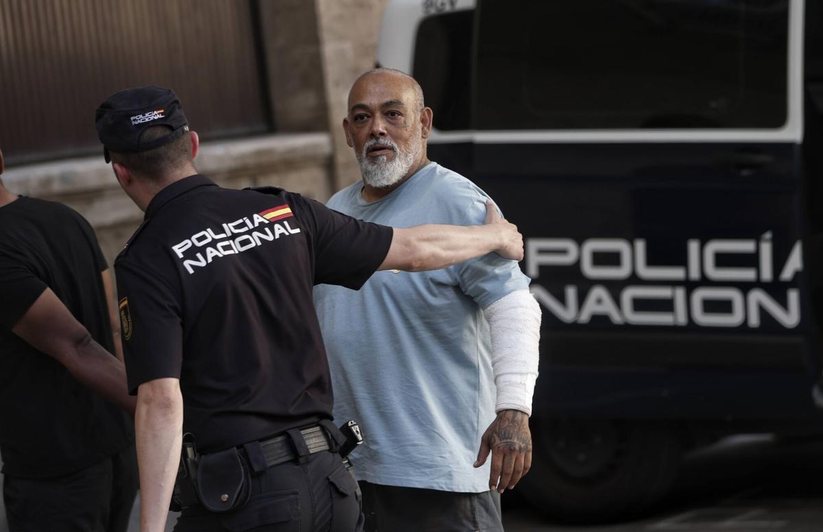El Ico, hijo de la Paca, detenido tras irrumpir en Son Llàtzer ensangrentado y con una pistola en la mano