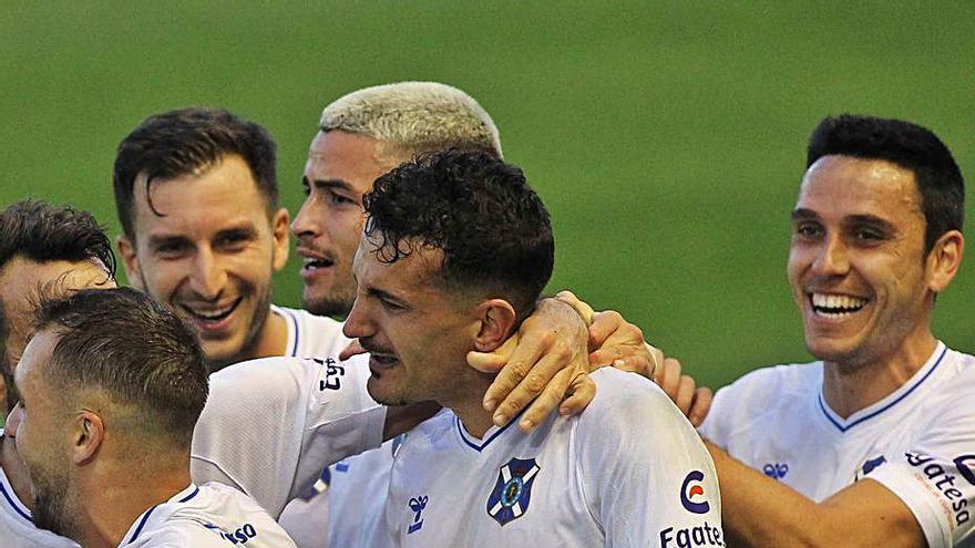 Álex Muñoz, celebrando uno de sus dos golazos de este año al Albacete.