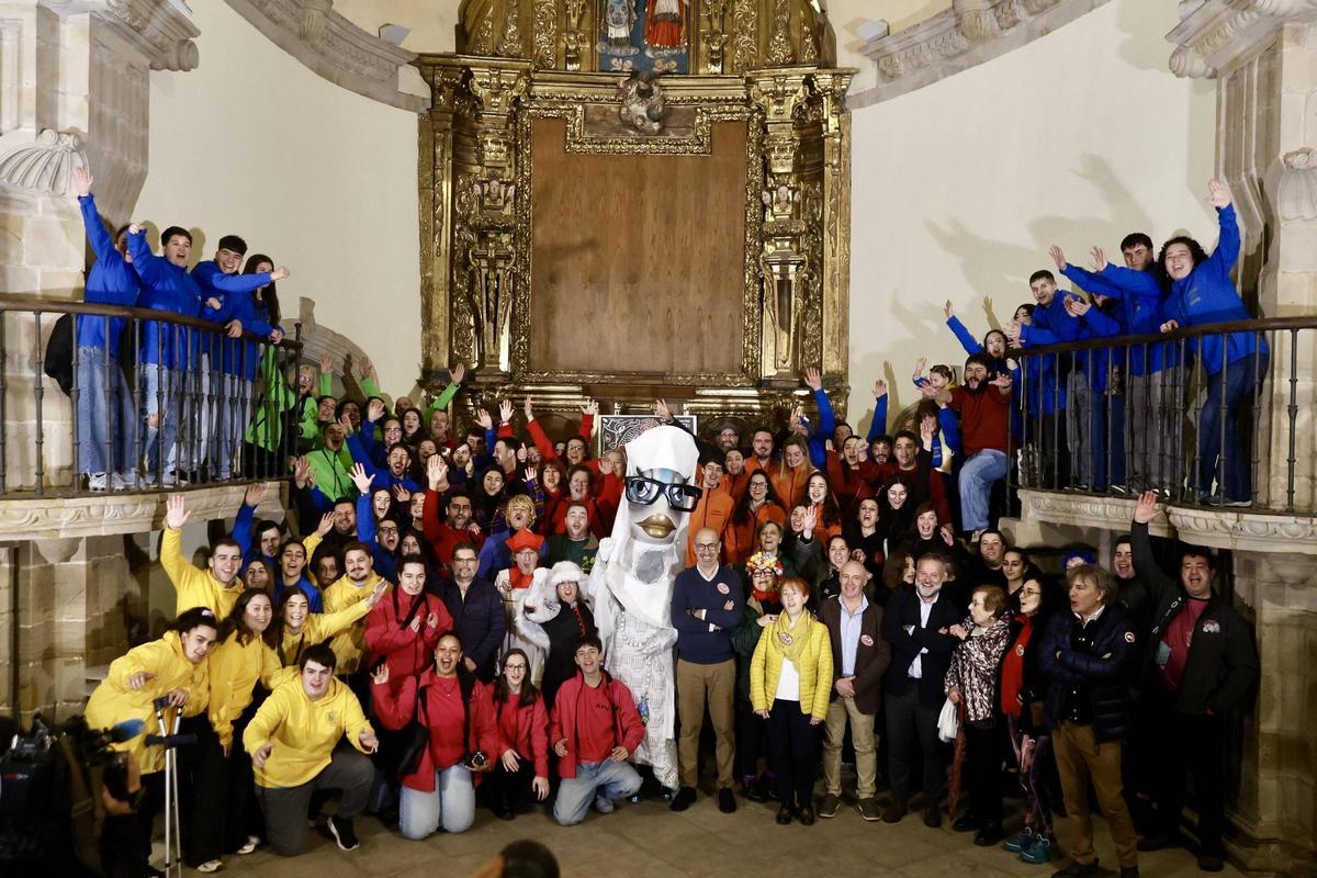 La sardina del Antroxu de Gijón ya tiene disfraz (en imágenes) La sardina del Antroxu de Gijón ya tiene disfraz (en imágenes)
