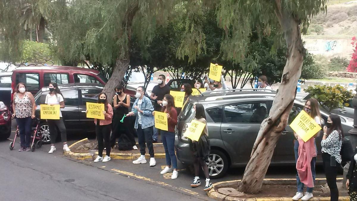Estudiantes de arquitectura protestan ante el Rectorado de la ULPGC