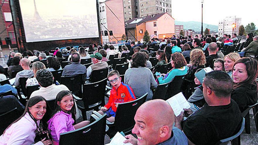 Una sesión de &quot;Cine a la luz de la Luna&quot; en San Lázaro