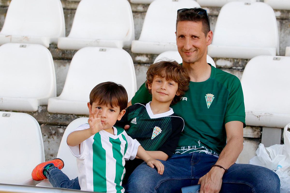 Las imágenes de la afición en el Córdoba CF - Racing Ferrol