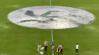 El Betis celebra su 117 aniversario con un himno renovado y la voz de Álex Ortiz