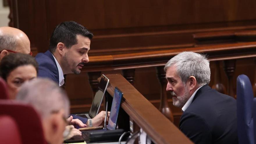 Ofensiva de CC en cabildos y ayuntamientos para presionar al Estado a aprobar el 'decreto Canarias'