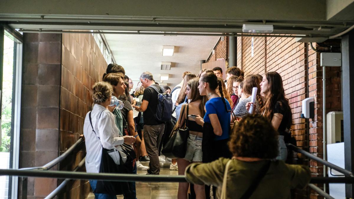 Exámenes de la selectividad en la UB el curso pasado.