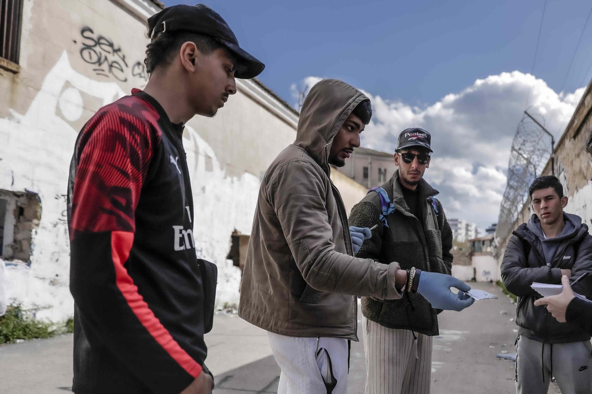 Moradores de la antigua cárcel de Palma a los que el ayuntamiento quiere desalojar
