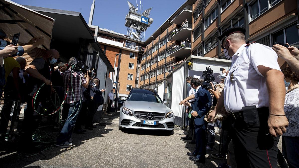 Cortejo fúnebre de Raffaella Carrà por la calles de Roma