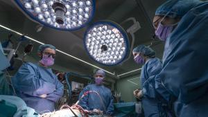 Un trasplante de corazón en el Hospital Clínic de Barcelona.