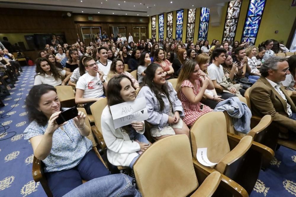 Encuentro de Ana Guerra y Cepeda con estudiantes en Murcia