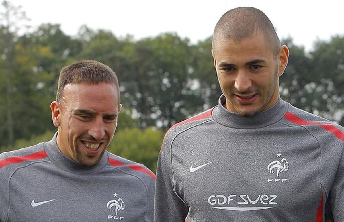 Els futbolistes Franck Ribery i Karim Benzema, en un entrenament a Clairefontaine (França), el 2011.