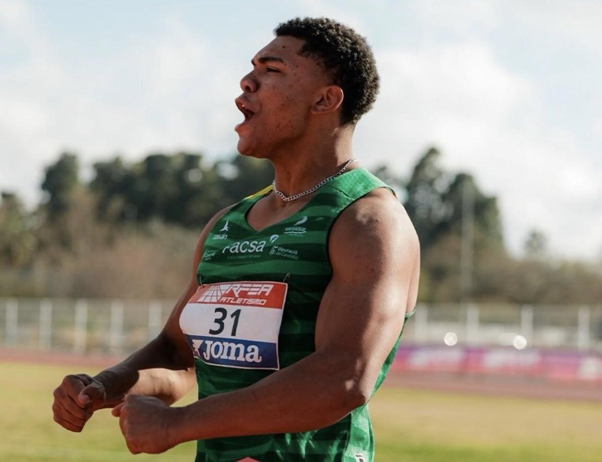 Hugo, celebrando la victoria.