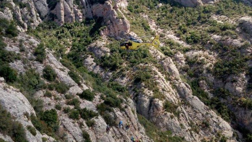 Rescat de l'escalador que ha caigut a la via Esperó Blocaire a Montserrat