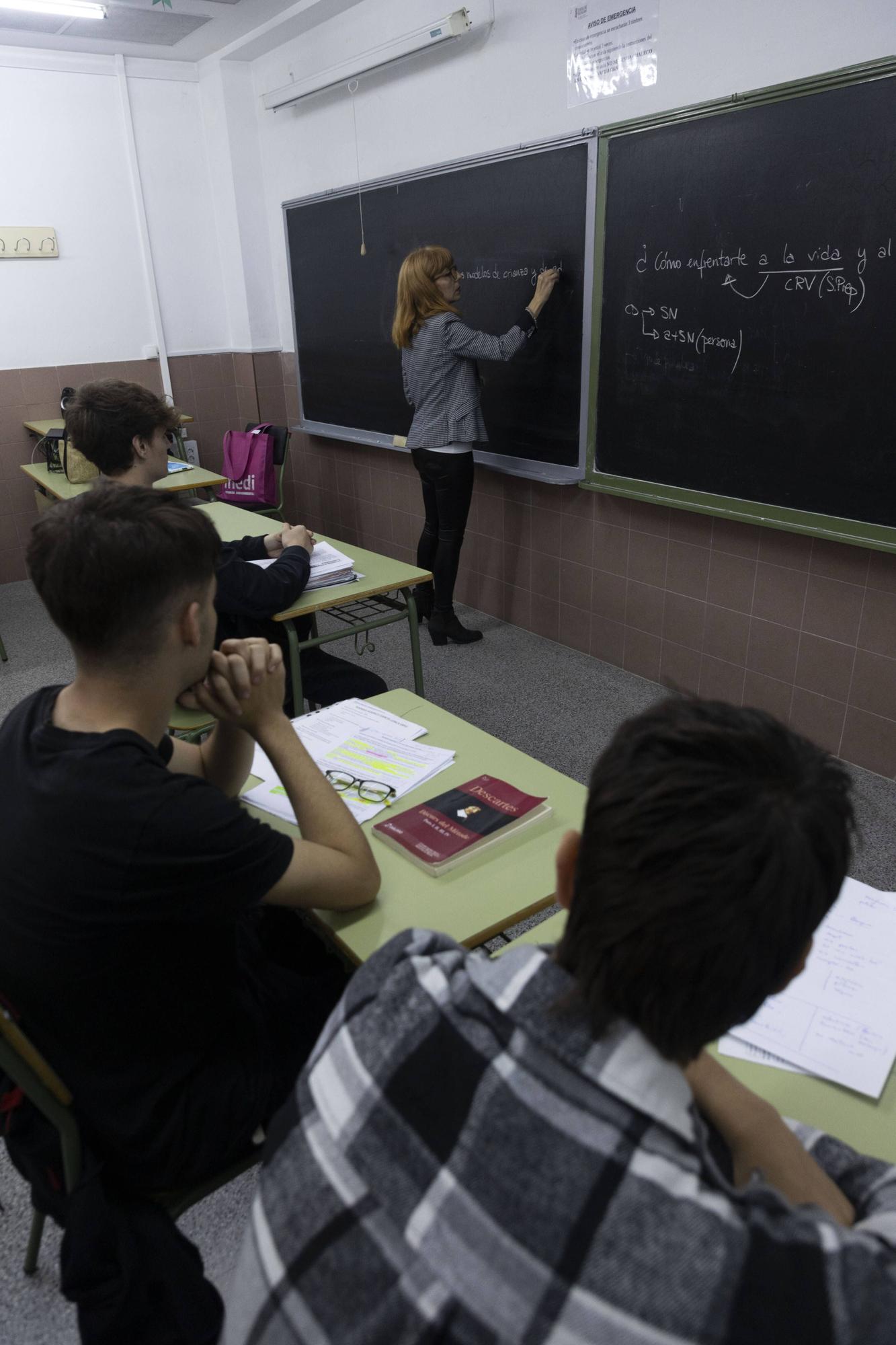 PAU 2023| Estudiantes valencianos se preparan para la selectividad: "Te lo juegas todo en tres días"