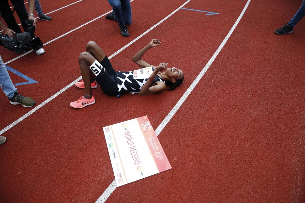 Sifan Hassan bat el rècord mundial de 10.000