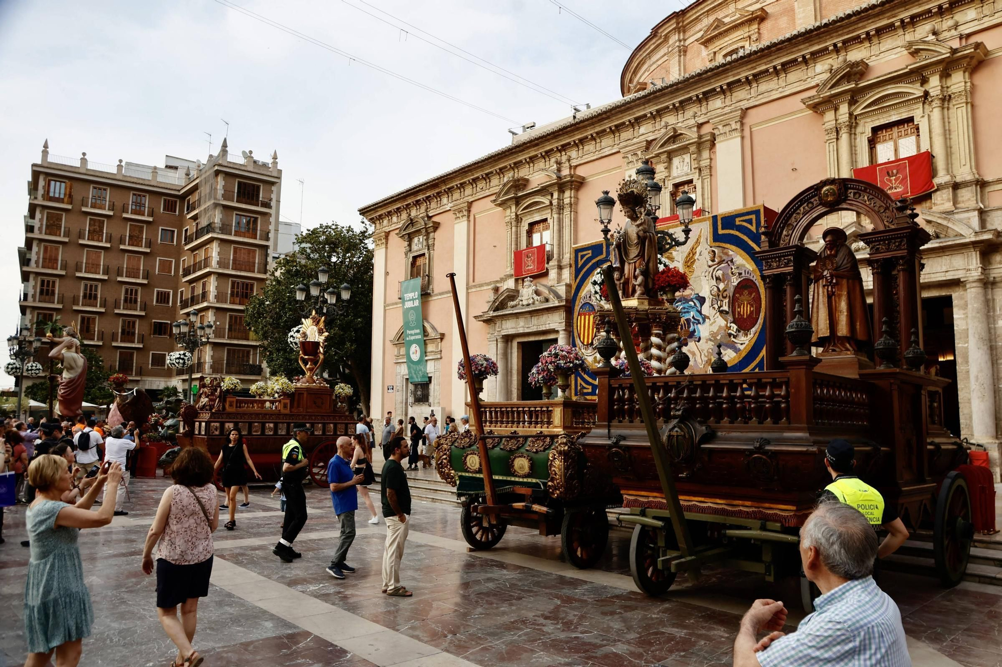 El Corpus recorre las calles de València en el Traslado