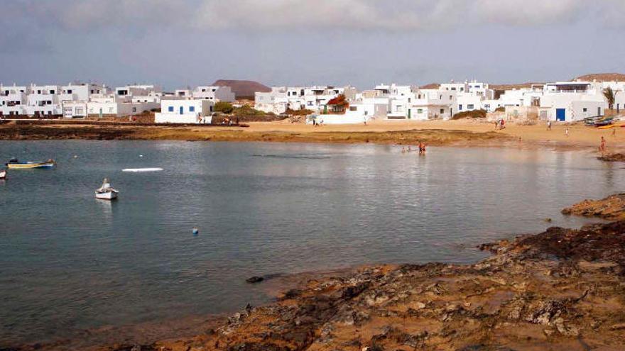 Vista de Caleta de Sebo, en la isla de La Graciosa.