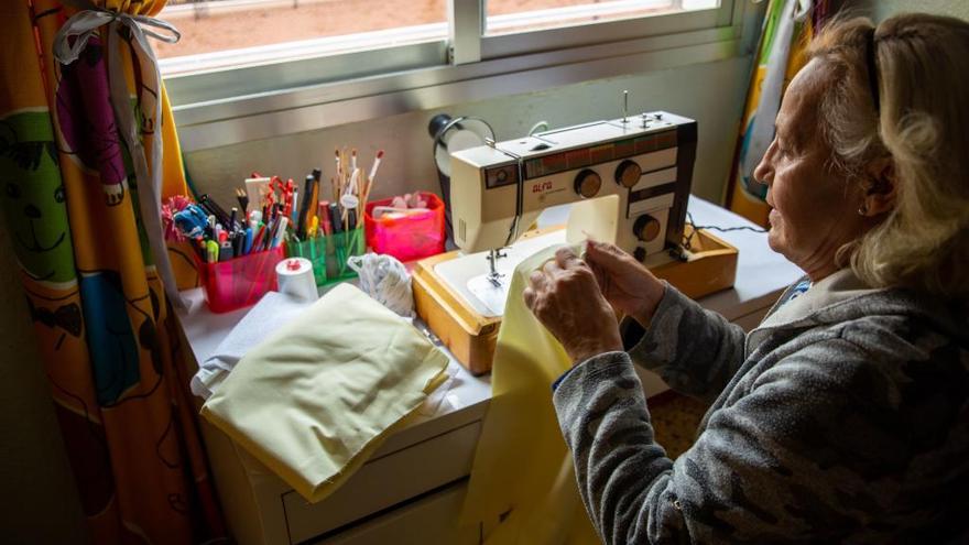 Mislata se vuelca en la confección de mascarillas