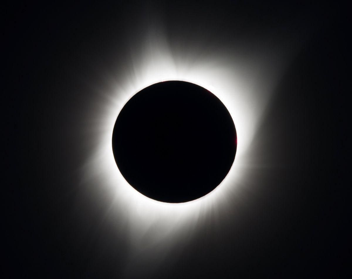 Compte enrere per a l’eclipsi del segle: Catalunya ja prepara un mapa detallat amb els millors llocs per gaudir d’aquest fenomen