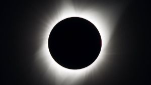 Compte enrere per a l’eclipsi del segle: Catalunya ja prepara un mapa detallat amb els millors llocs per gaudir d’aquest fenomen