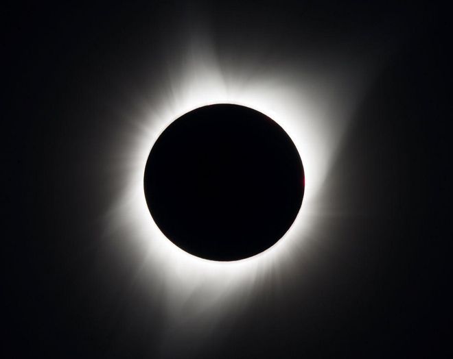 Compte enrere per a l’eclipsi del segle: Catalunya ja prepara un mapa detallat amb els millors llocs per gaudir d’aquest fenomen